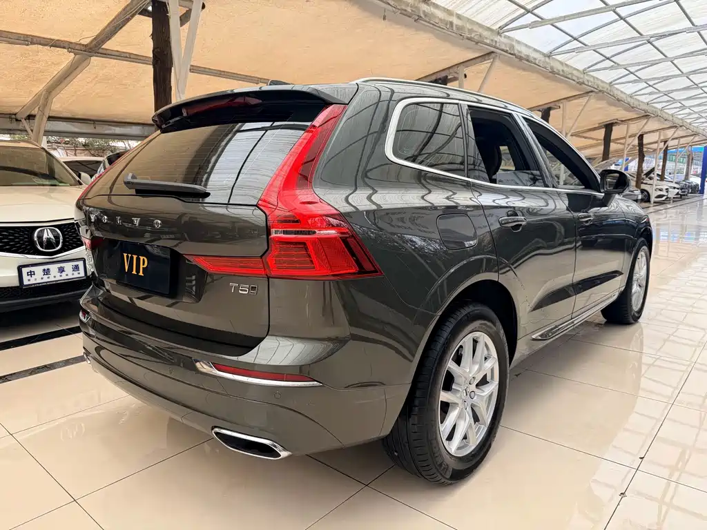 Volvo XC60 — фото 4