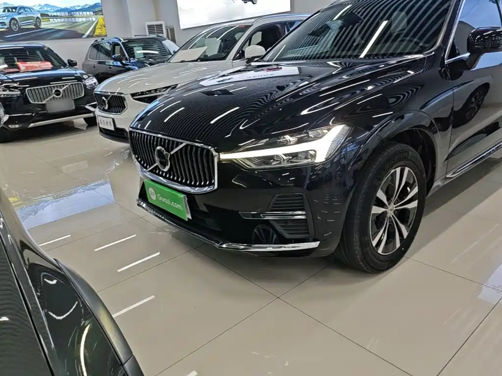 Volvo XC60 — фото 24
