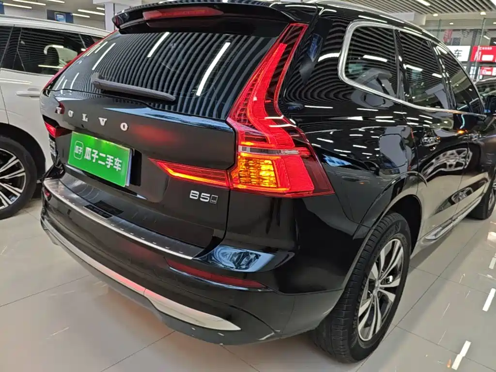 Volvo XC60 — фото 8