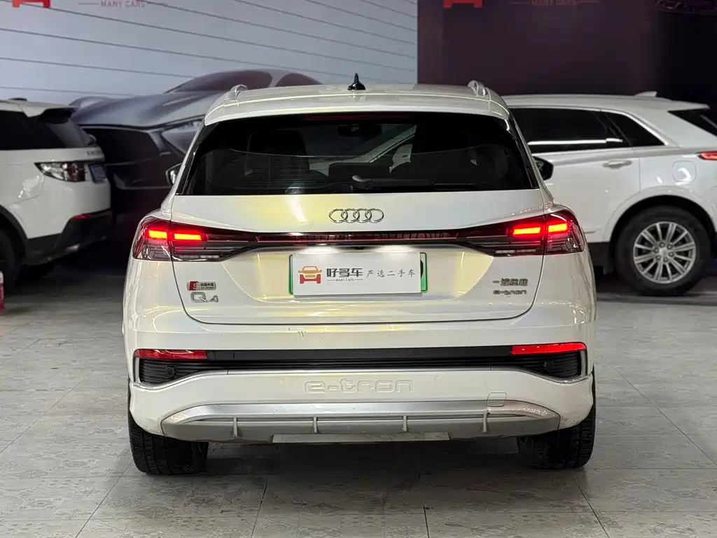 Audi Q4 e-tron — фото 6