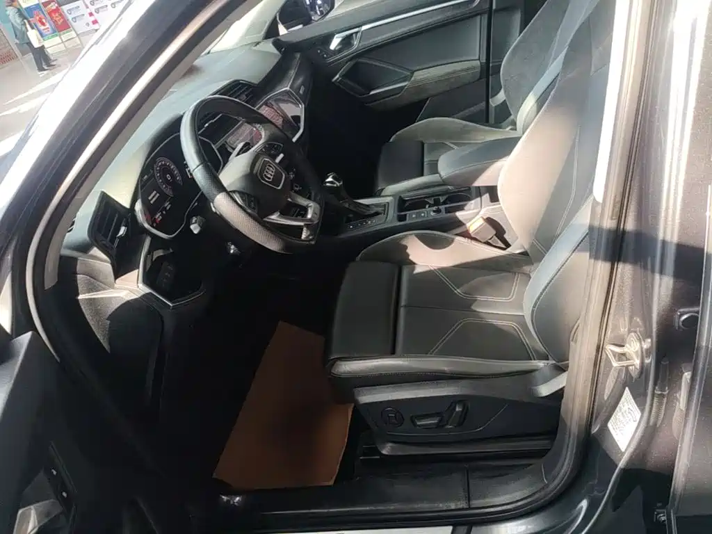 Audi Q3 Sportback — фото 15