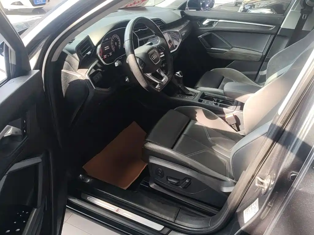 Audi Q3 Sportback — фото 16