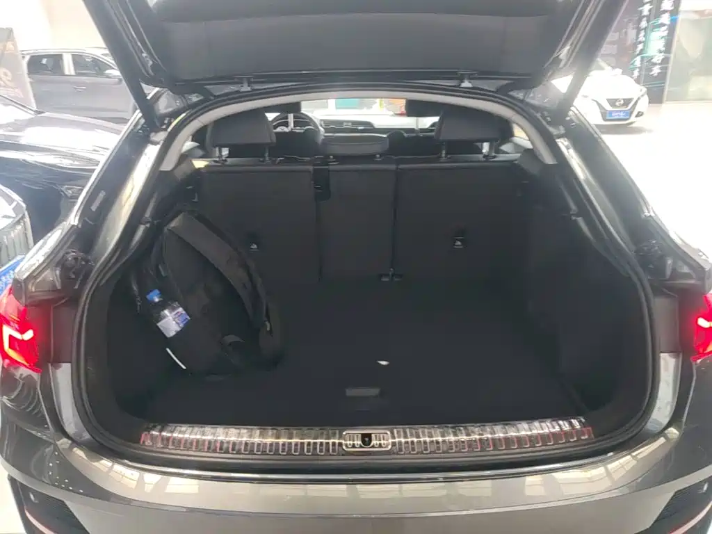 Audi Q3 Sportback — фото 19