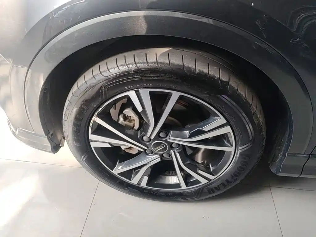 Audi Q3 Sportback — фото 23