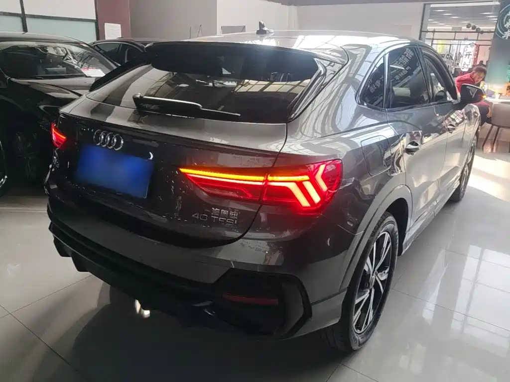 Audi Q3 Sportback — фото 7