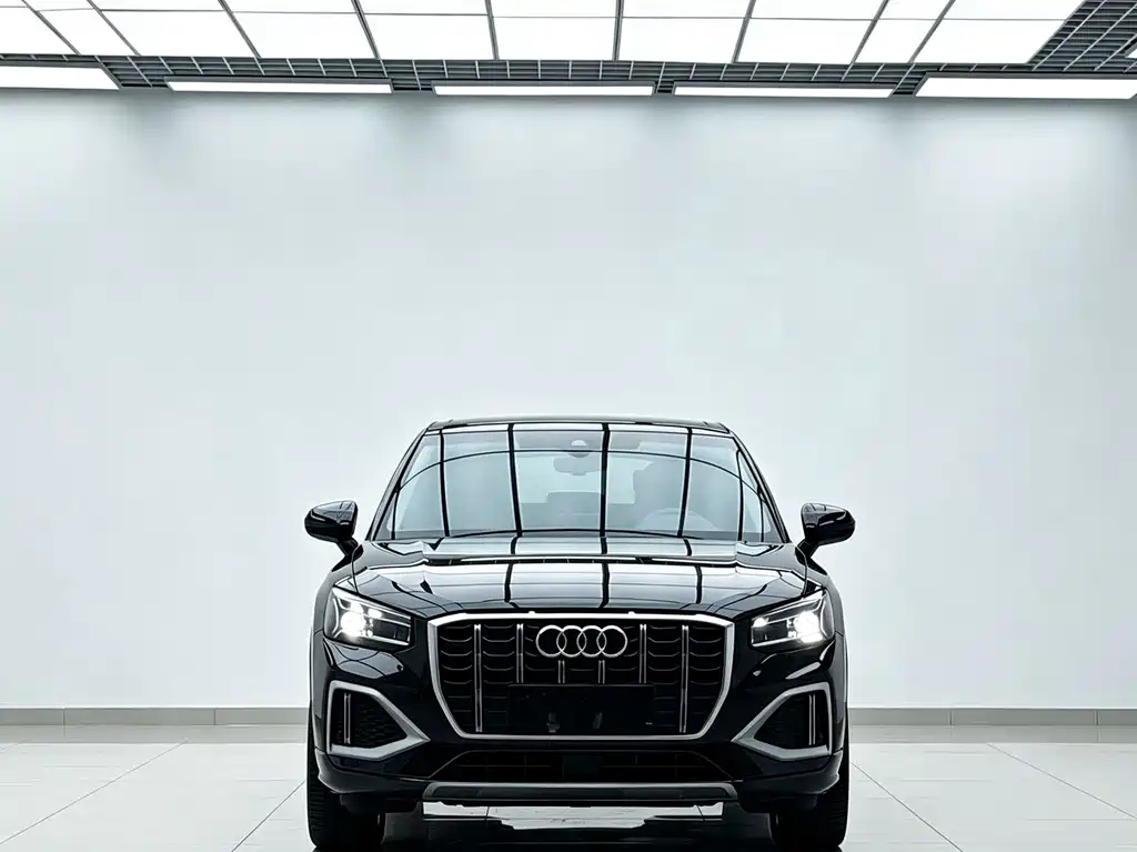 Audi Q2L — фото 2