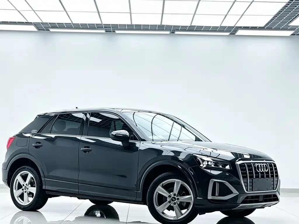Audi Q2L — фото 3