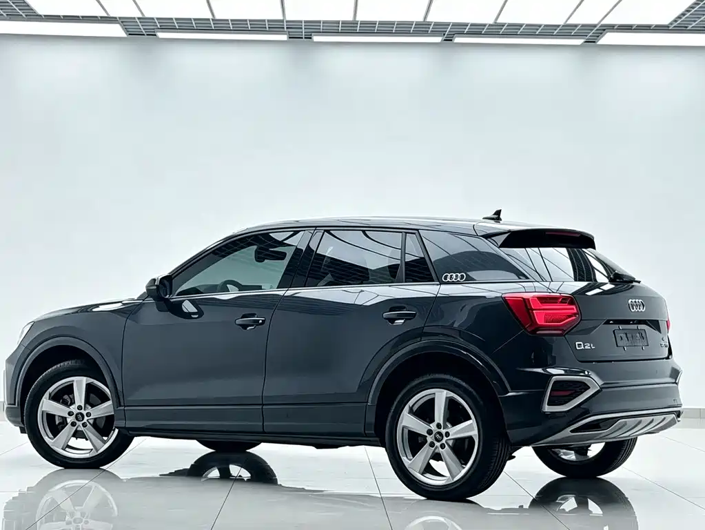 Audi Q2L — фото 7