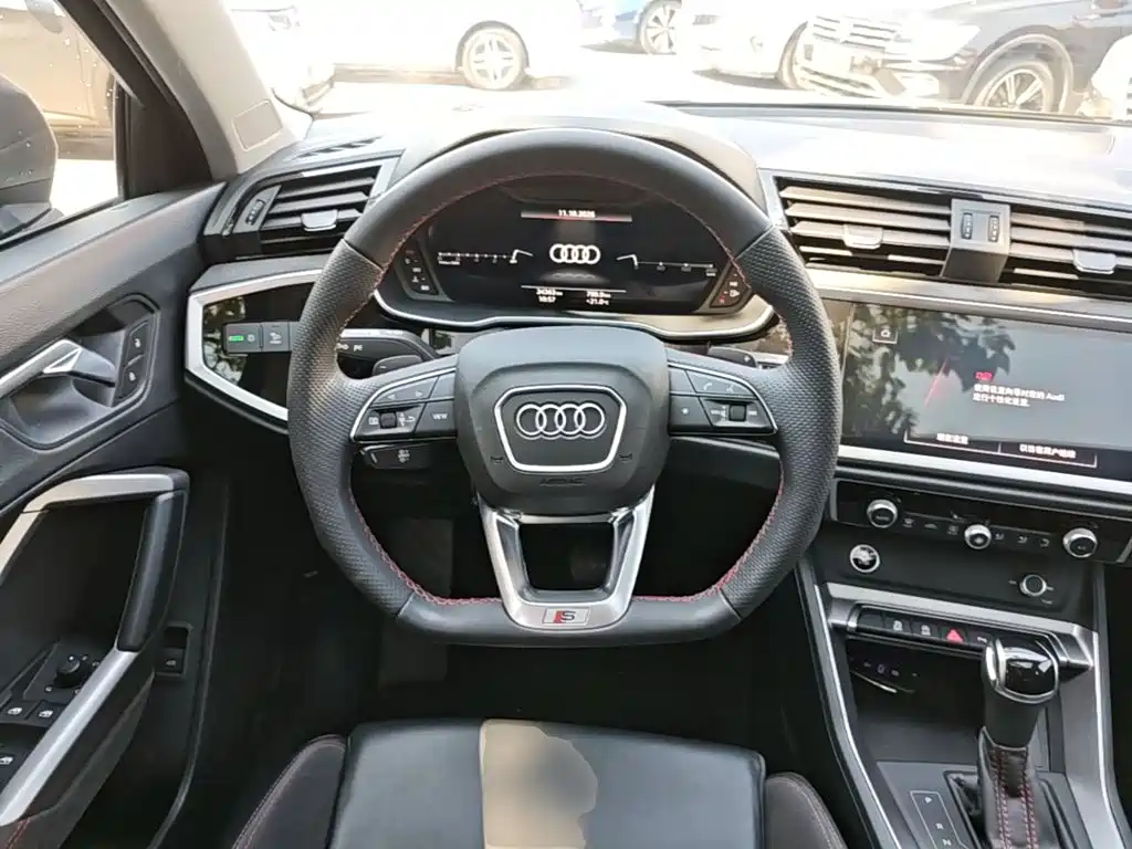 Audi Q3 Sportback — фото 11