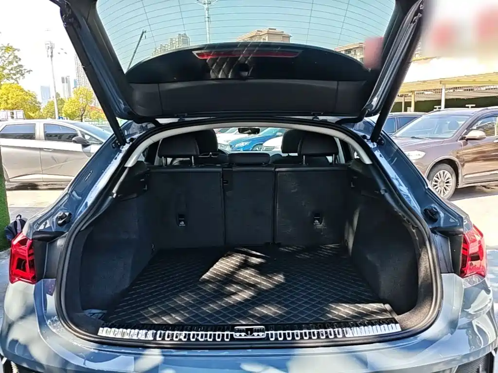 Audi Q3 Sportback — фото 19