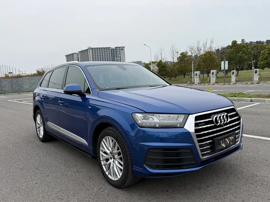 Audi Q7 — фото 5
