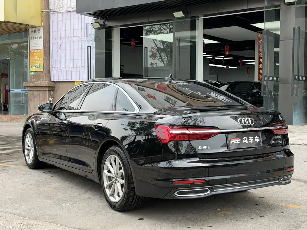 Audi A6L — фото 11