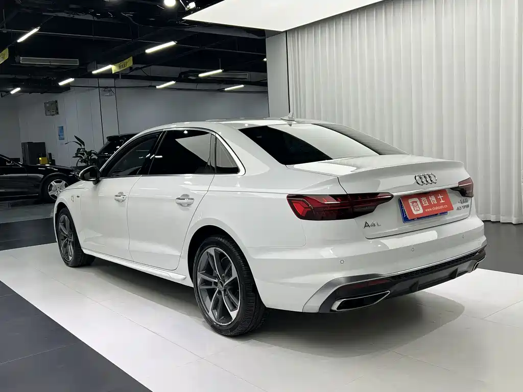 Audi A4L — фото 11