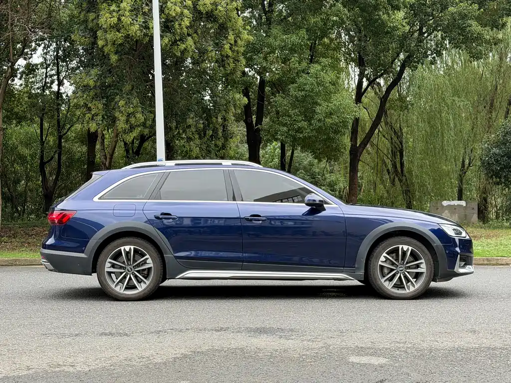 Audi A4 (Import) — фото 7