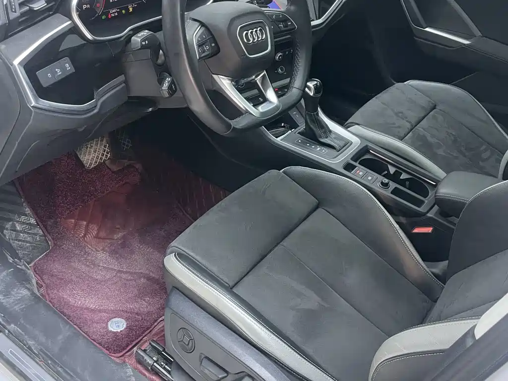 Audi Q3 — фото 10