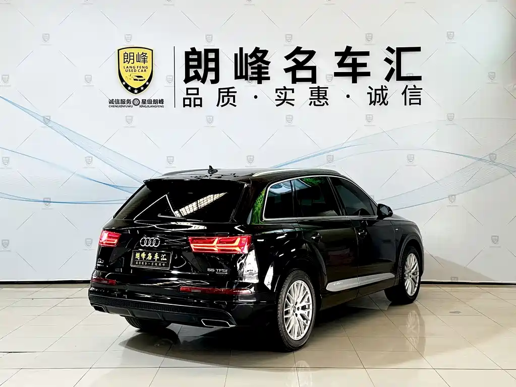Audi Q7 — фото 6