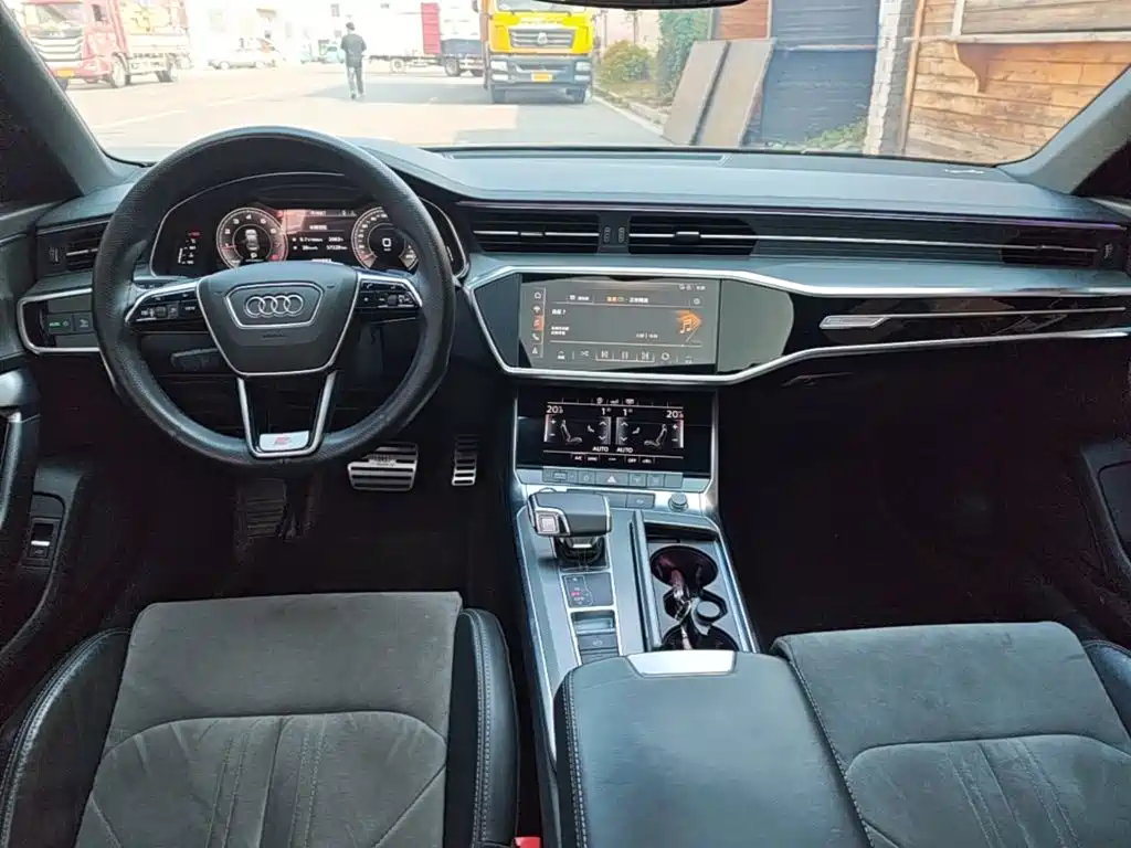 Audi A6L — фото 10