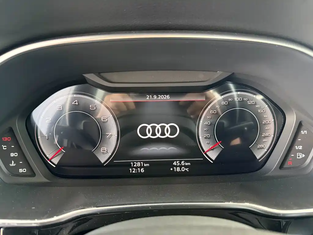 Audi Q3 — фото 8