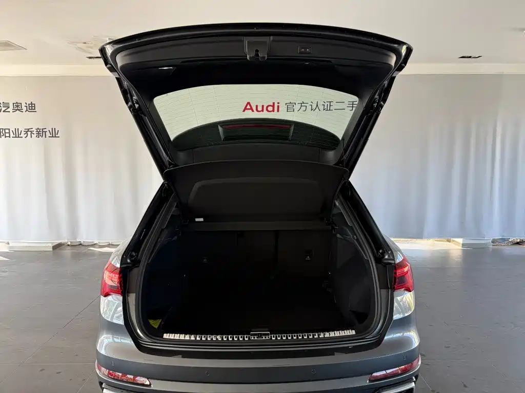 Audi Q3 — фото 10