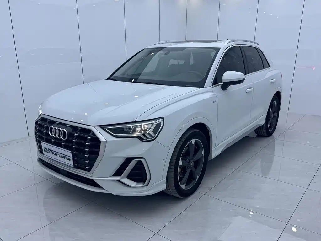 Audi Q3 — фото 1