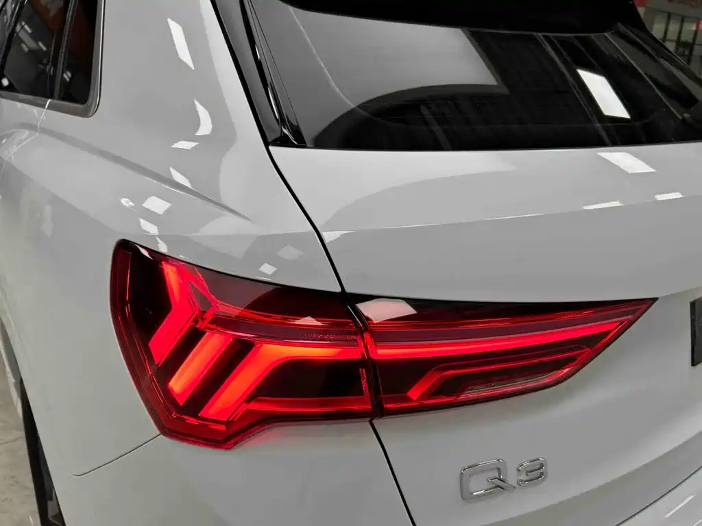 Audi Q3 — фото 24