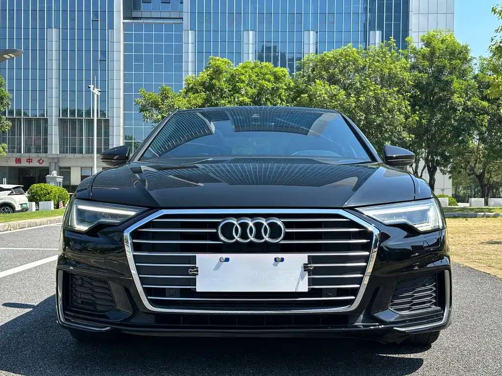 Audi A6L — фото 2