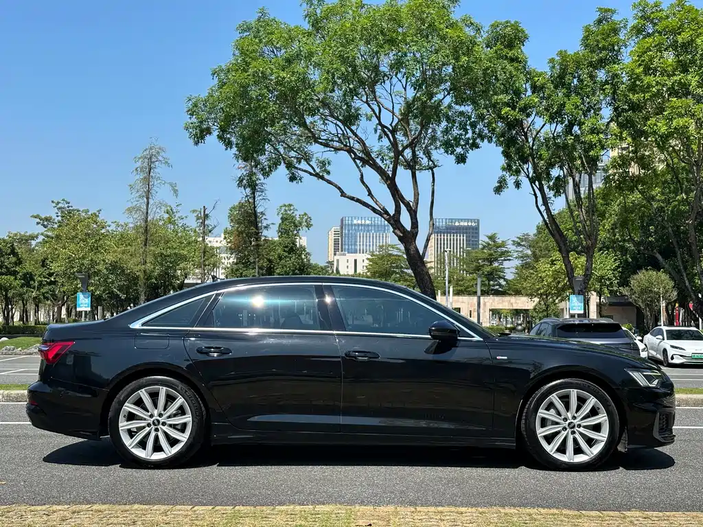 Audi A6L — фото 15