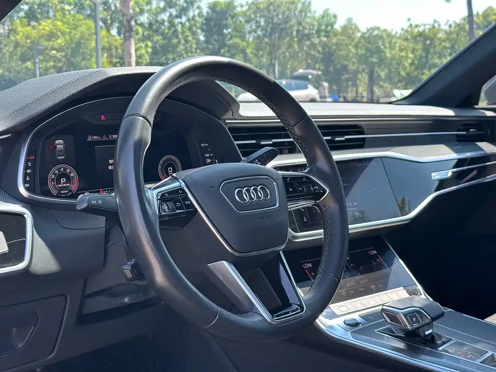 Audi A6L — фото 6
