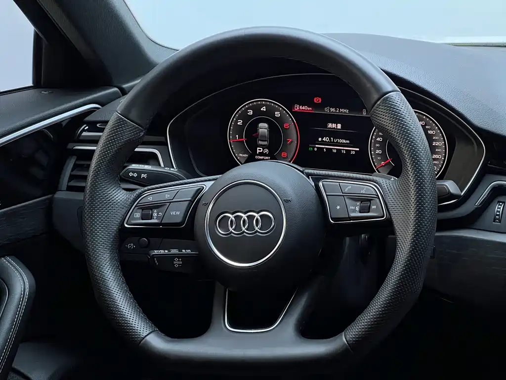 Audi A4L — фото 7