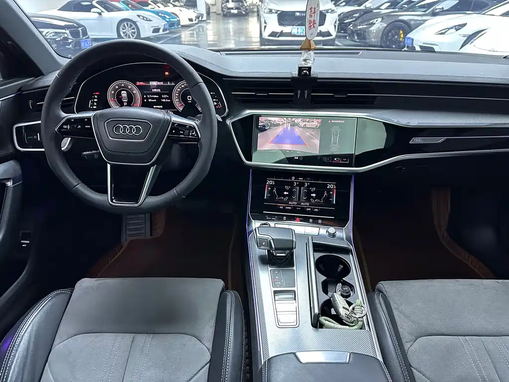 Audi A6L — фото 11