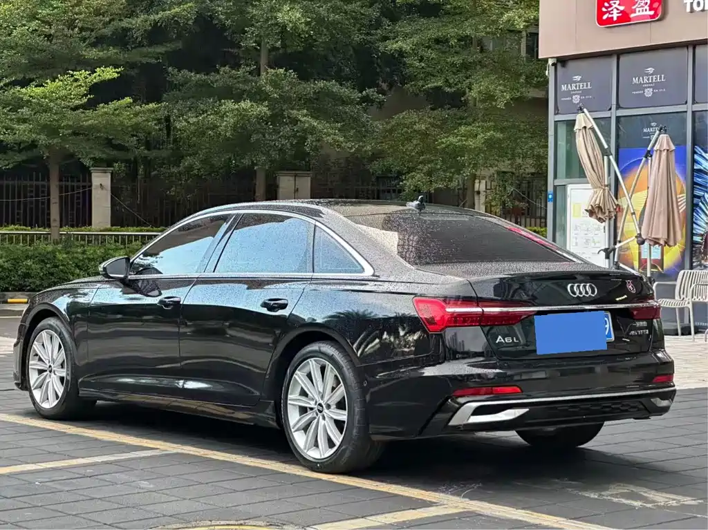 Audi A6L — фото 2