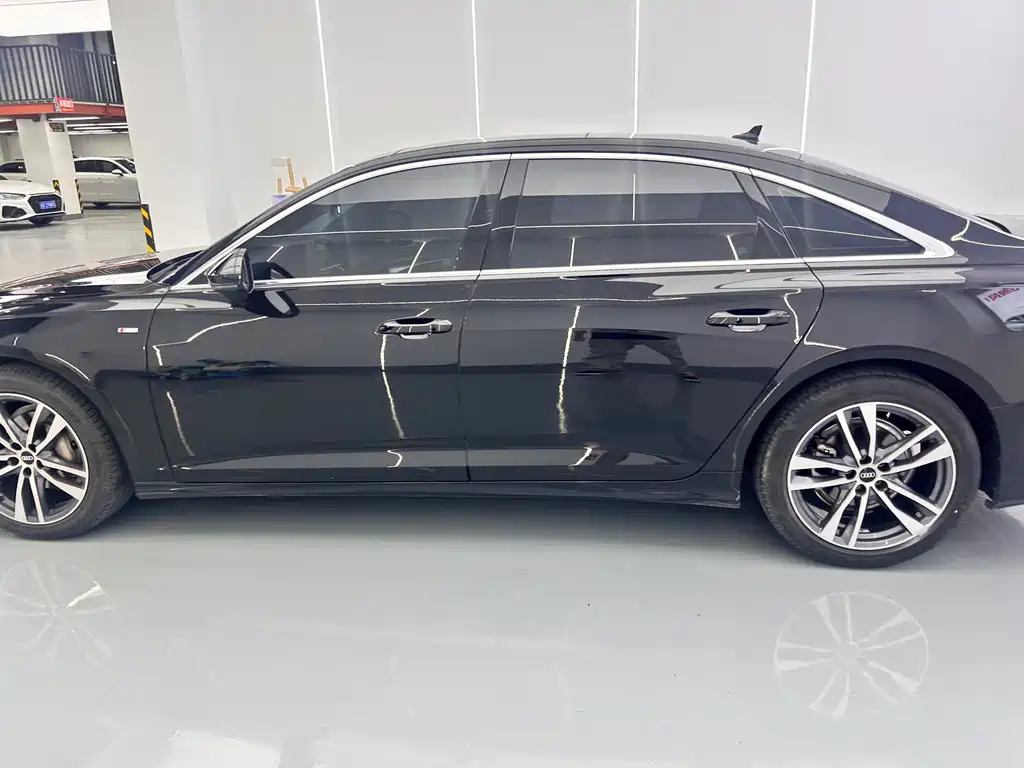 Audi A6L — фото 11