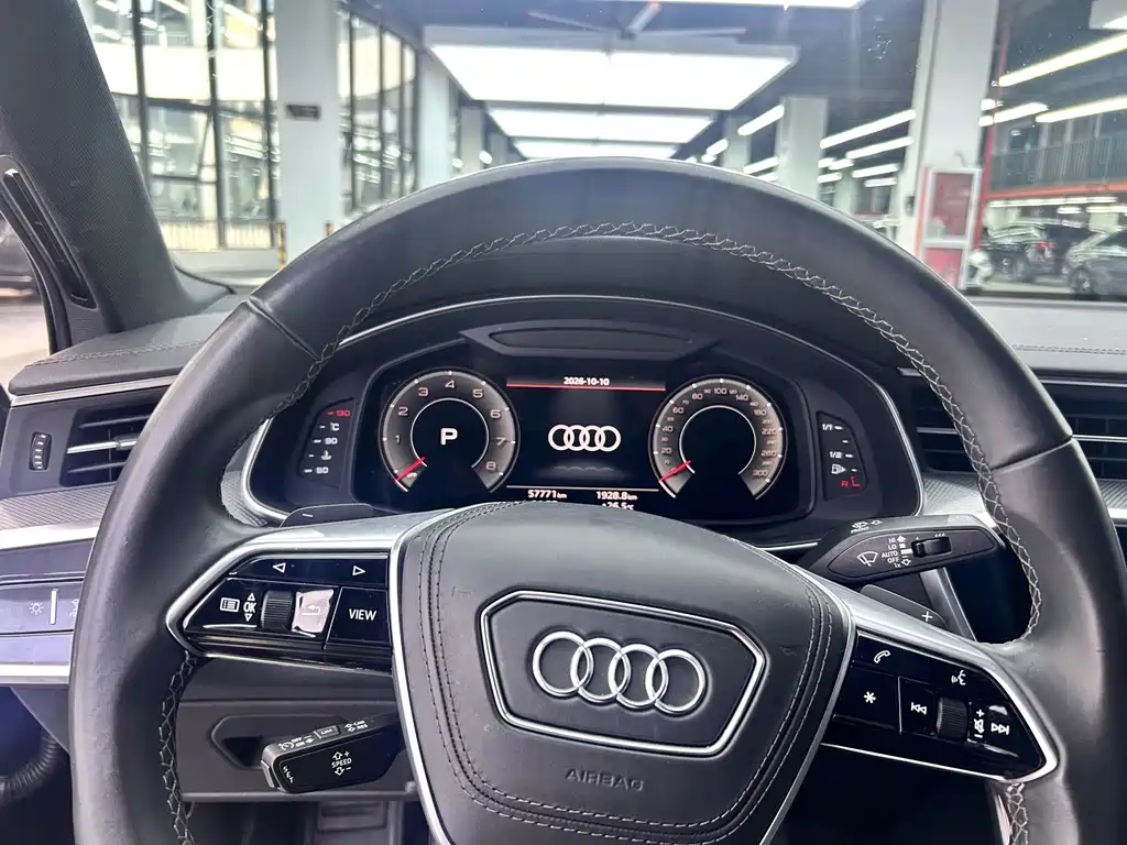 Audi A6L — фото 8