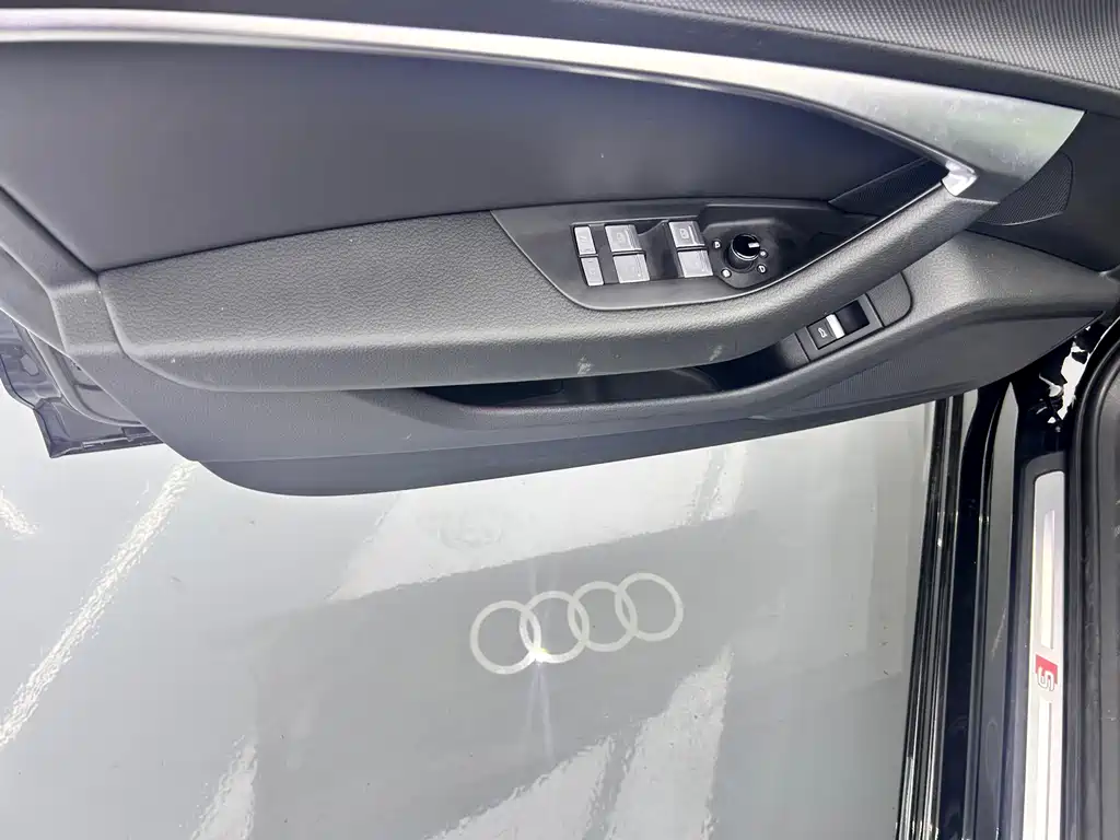 Audi A6L — фото 10