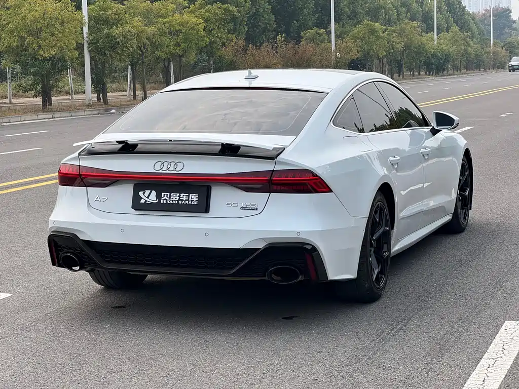 Audi A7 — фото 7