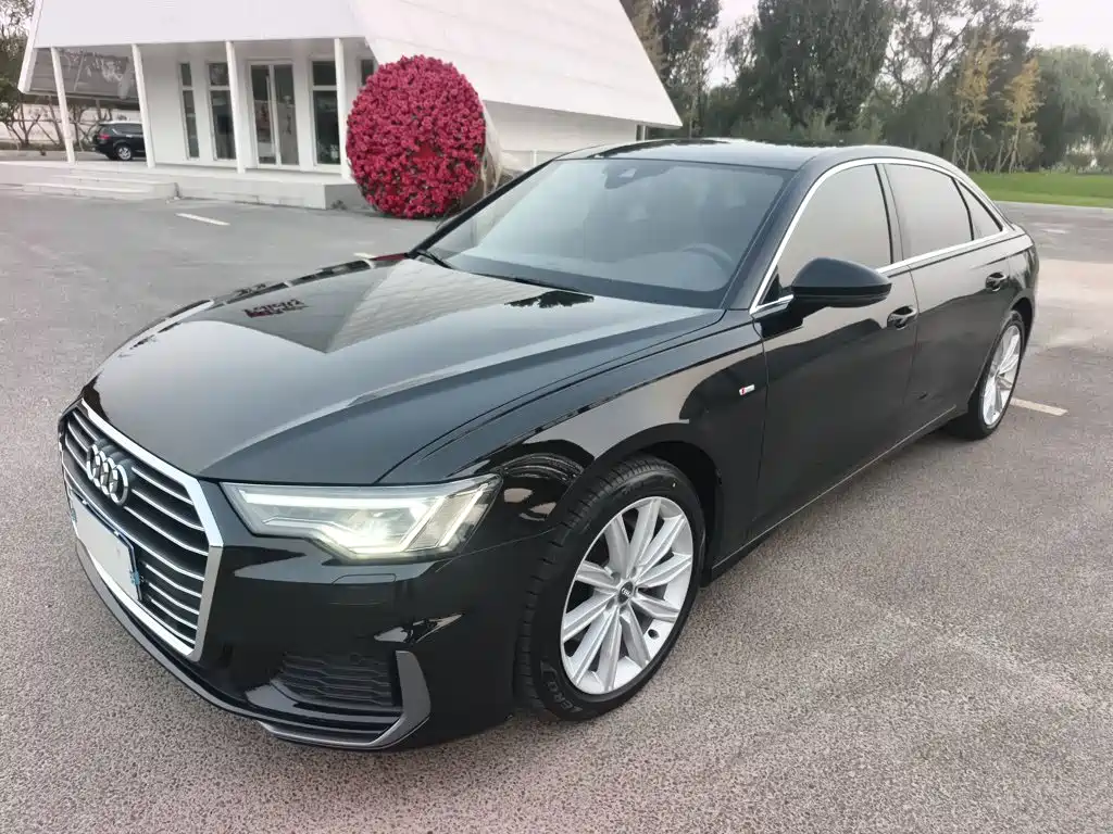 Audi A6L — фото 2