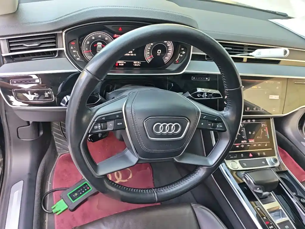 Audi A8 — фото 11