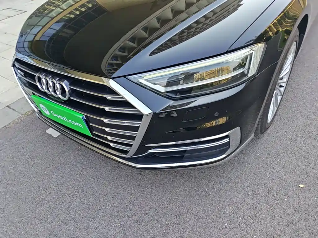 Audi A8 — фото 24