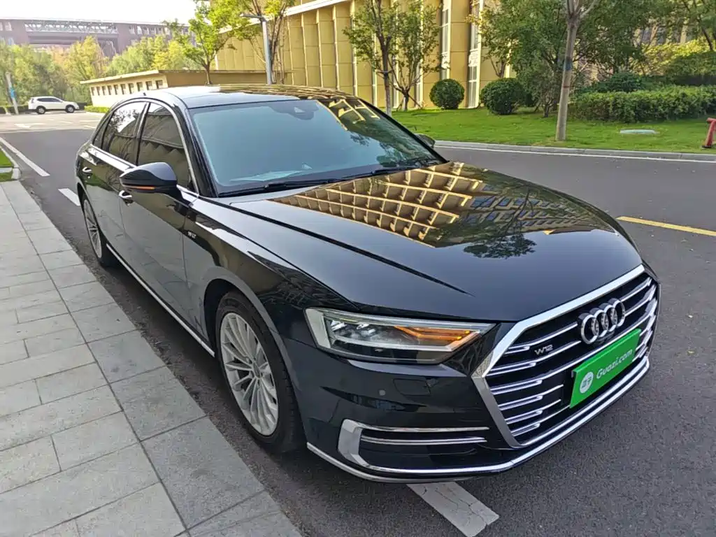 Audi A8 — фото 4