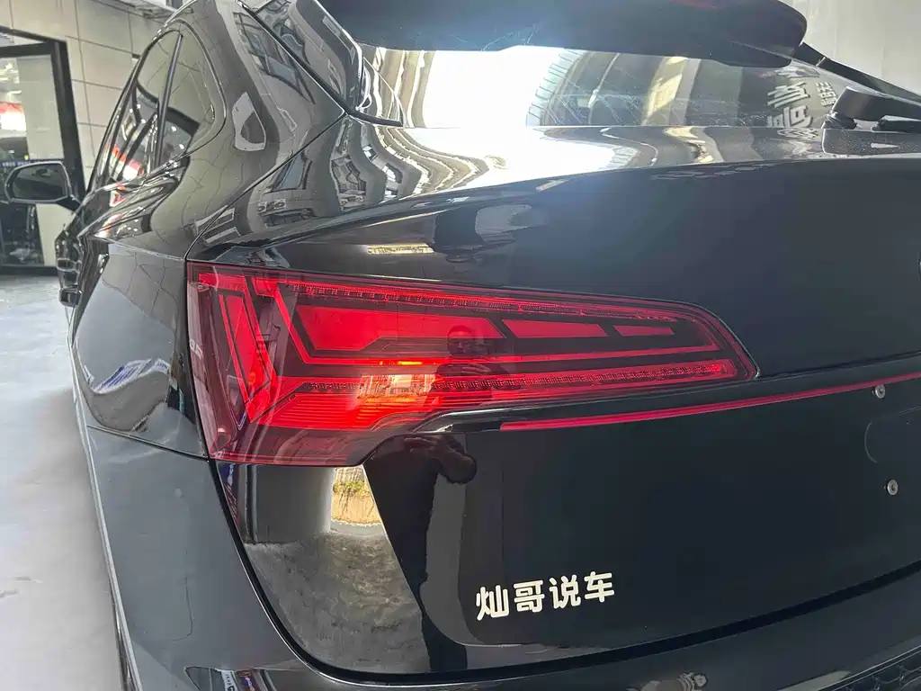 Audi Q5L Sportback — фото 4