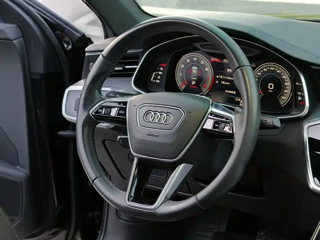 Audi A6L — фото 9