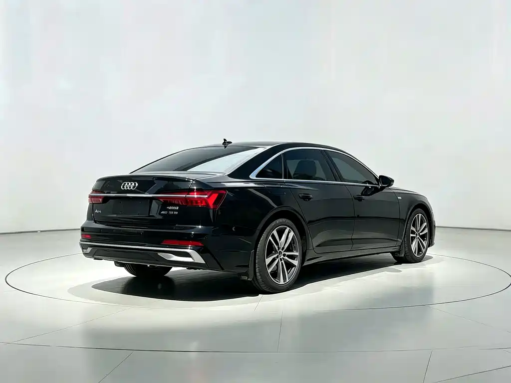 Audi A6L — фото 10