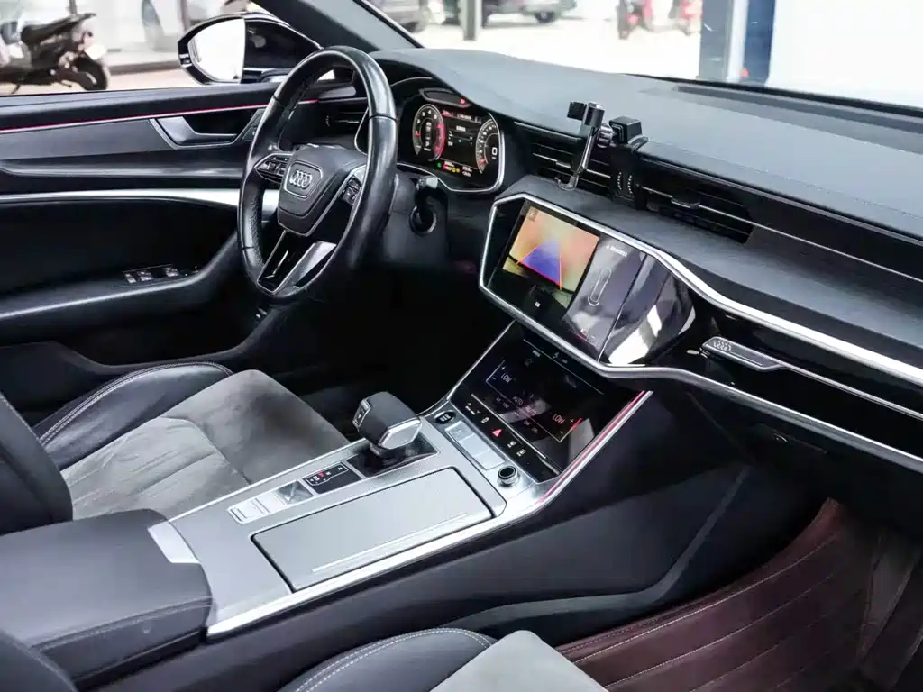 Audi A6L — фото 7