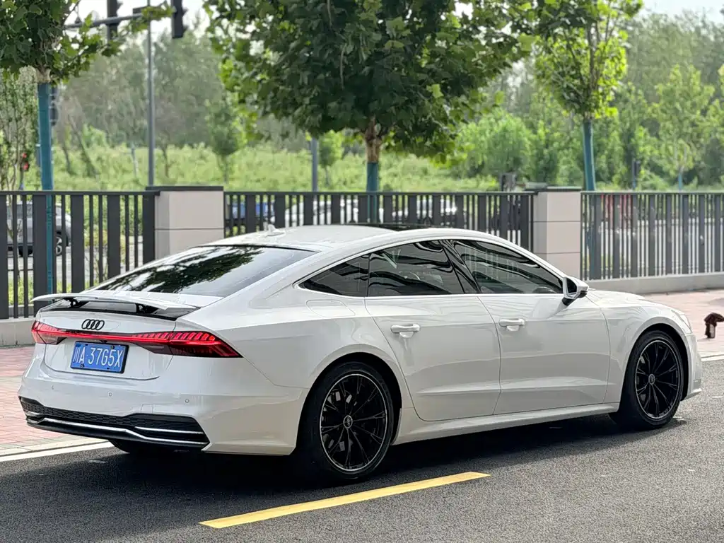 Audi A7 — фото 7