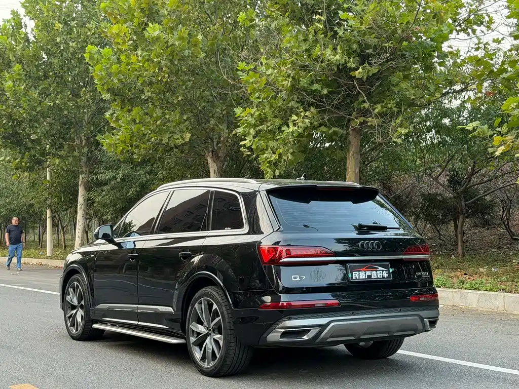 Audi Q7 — фото 2