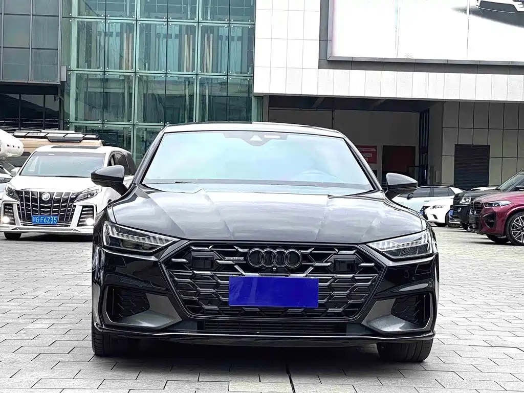 Audi A7L — фото 9