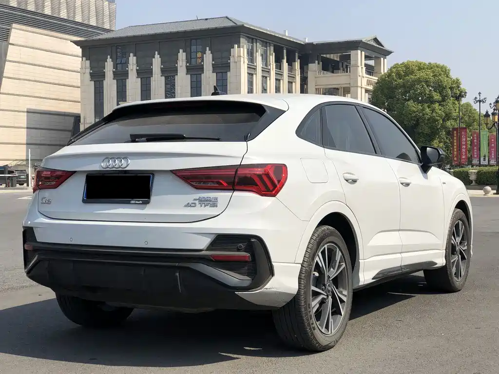 Audi Q3 Sportback — фото 10