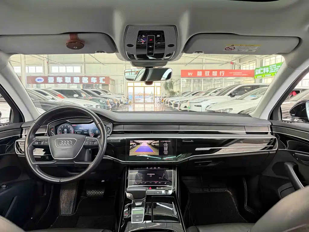 Audi A8 — фото 14