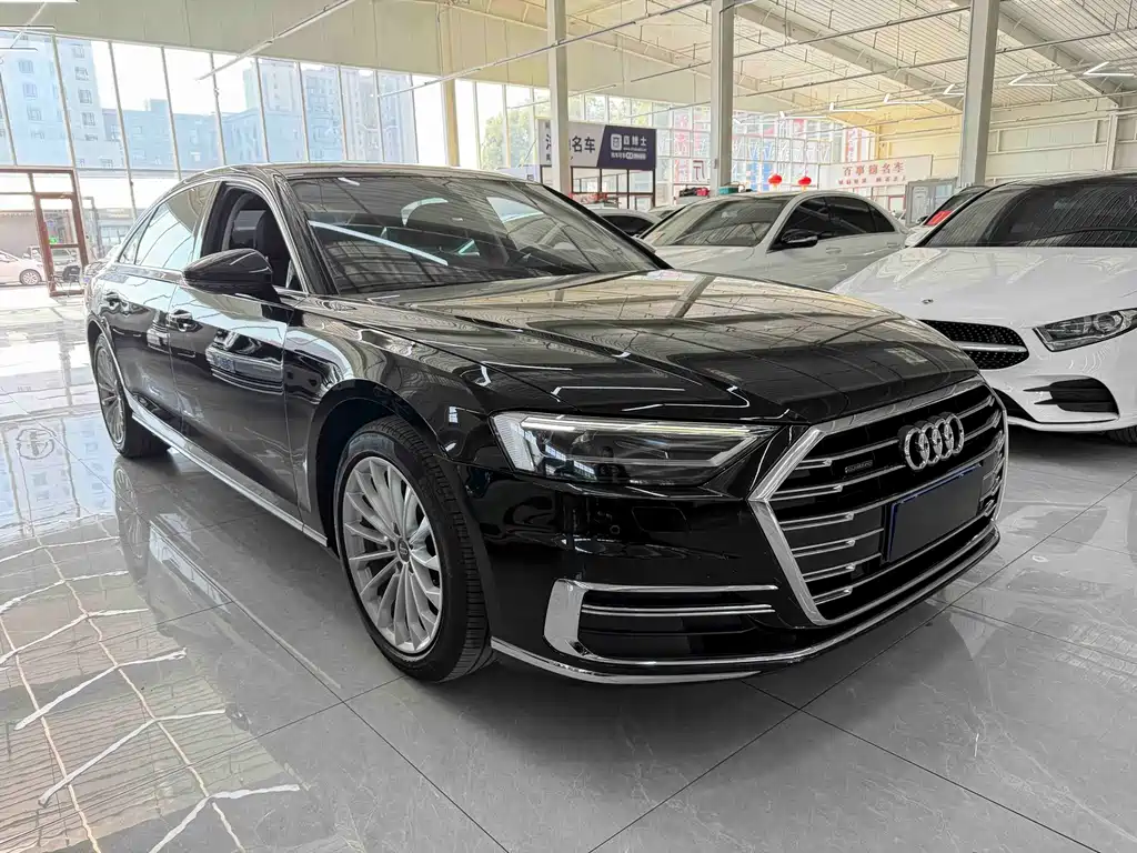 Audi A8 — фото 3