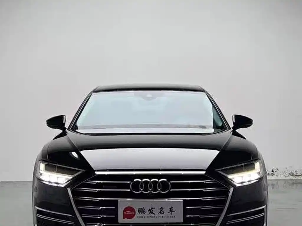 Audi A8 — фото 2